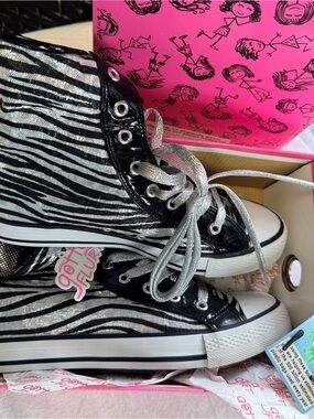 Gotta Flurt Black & Silver Zebra High-Top Sneakers size 7 (other sizes avail)
